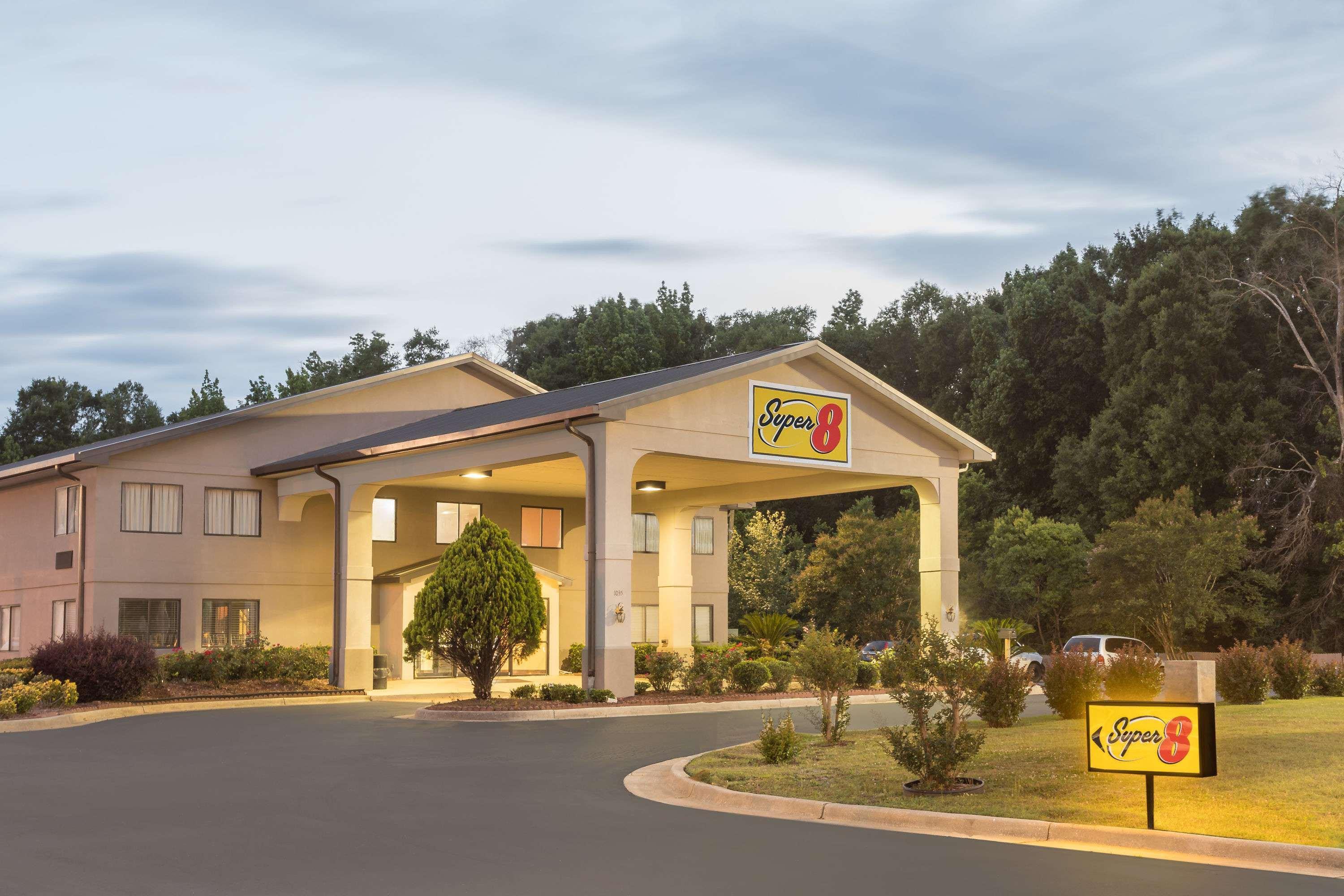 Super 8 By Wyndham Montgomery I-65 Екстер'єр фото