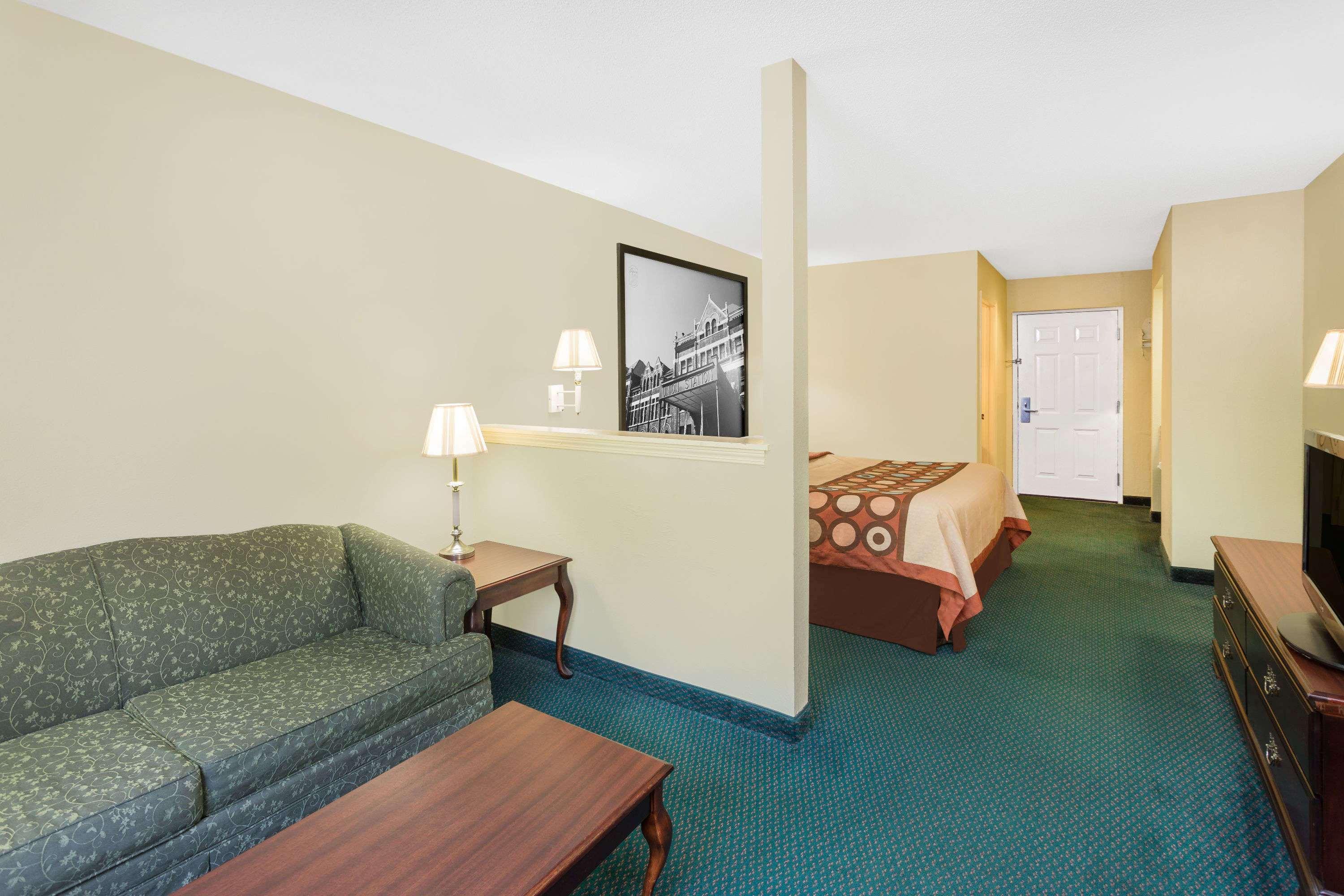 Super 8 By Wyndham Montgomery I-65 Екстер'єр фото