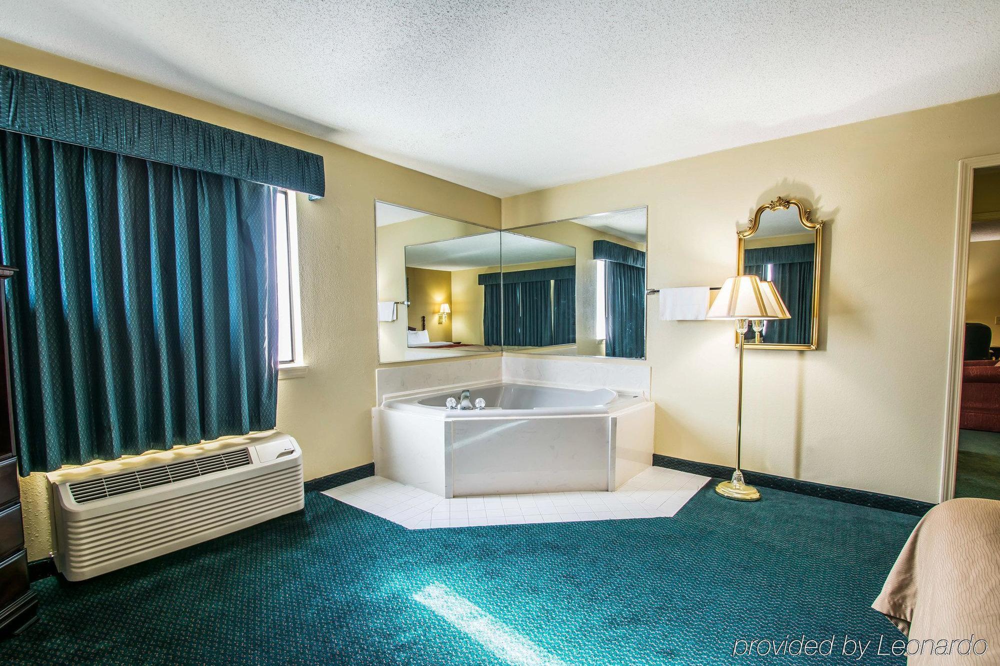 Super 8 By Wyndham Montgomery I-65 Екстер'єр фото